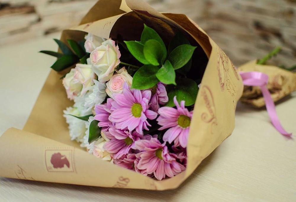 Букет цветов из: Розы и Хризантемы в Краснозоринском