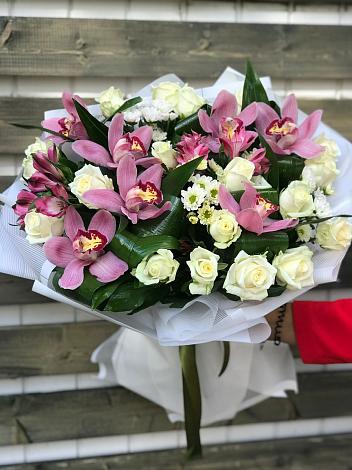 Букет цветов из: Розы и Хризантемы в Краснозоринском