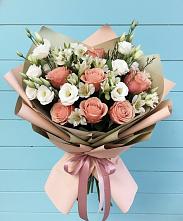 Букет цветов из:  Розы, Альстромерии и Лизиантусы в Краснозоринском