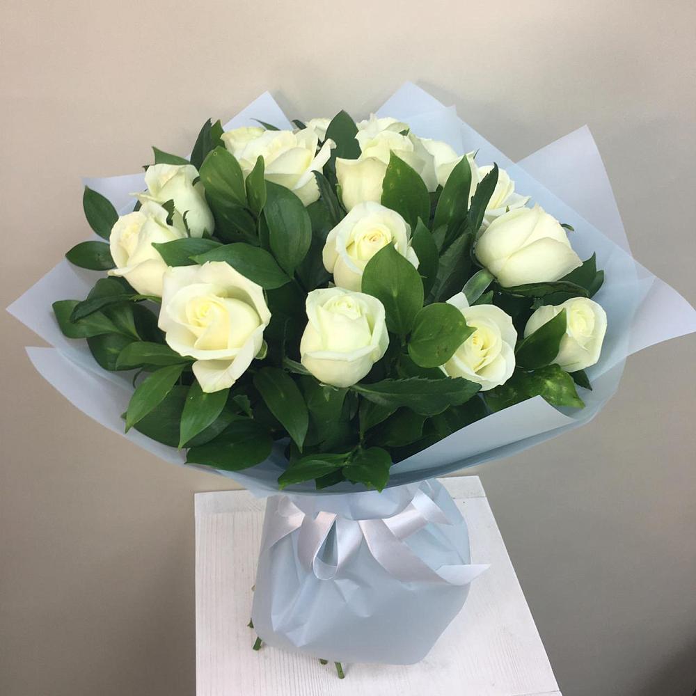 Букет 15 Белых роз Проуд в Краснозоринском