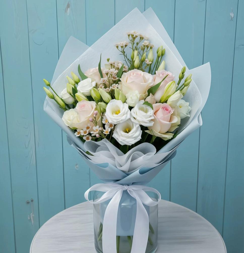 Букет цветов из: Розы и Лизиантусы в Краснозоринском