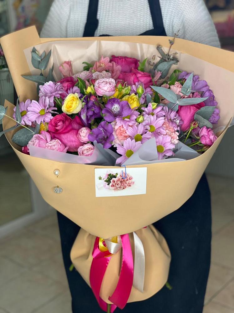 Букет цветов из: Хризантемы, Гвоздики и Альстромерии в Краснозоринском