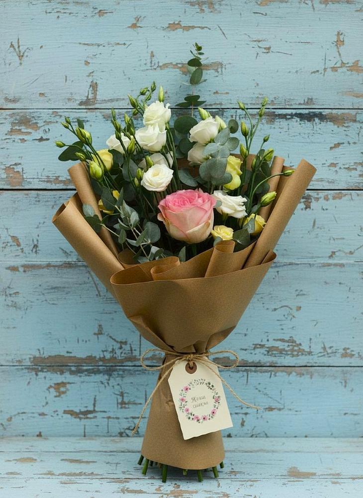 Букет цветов из: Розы и Лизиантусы в Краснозоринском