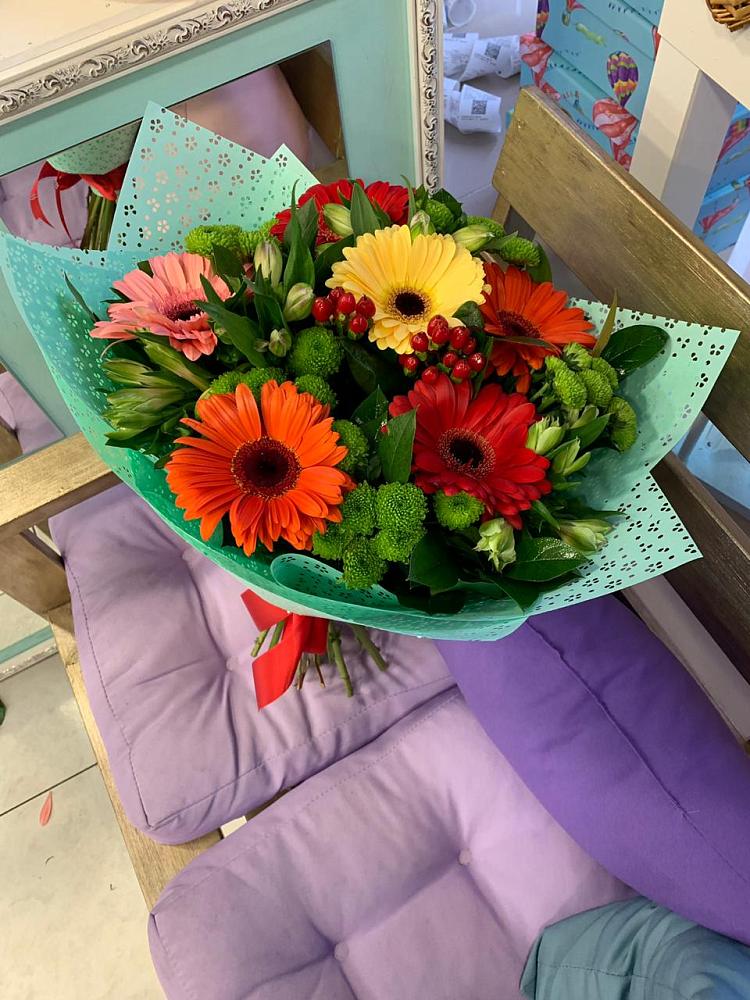 Букет цветов из: Герберы, Хризантемы и Альстромерии в Краснозоринском