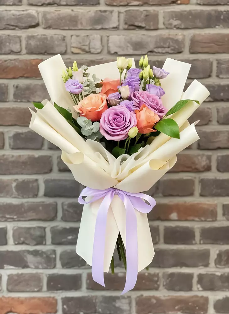 Букет цветов из: Лизиантусы и Розы в Краснозоринском