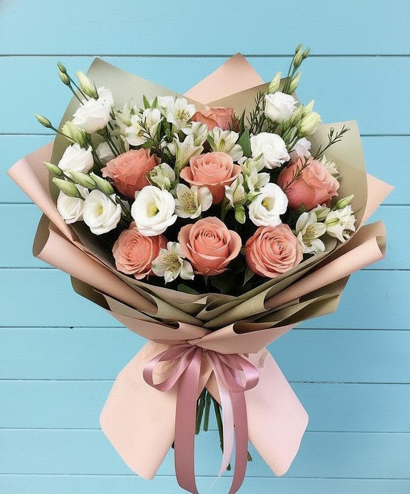 Букет цветов из: Розы, Альстромерии и Лизиантусы в Краснозоринском