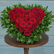 Цветочная композиция из Розы в виде сердца в Краснозоринском