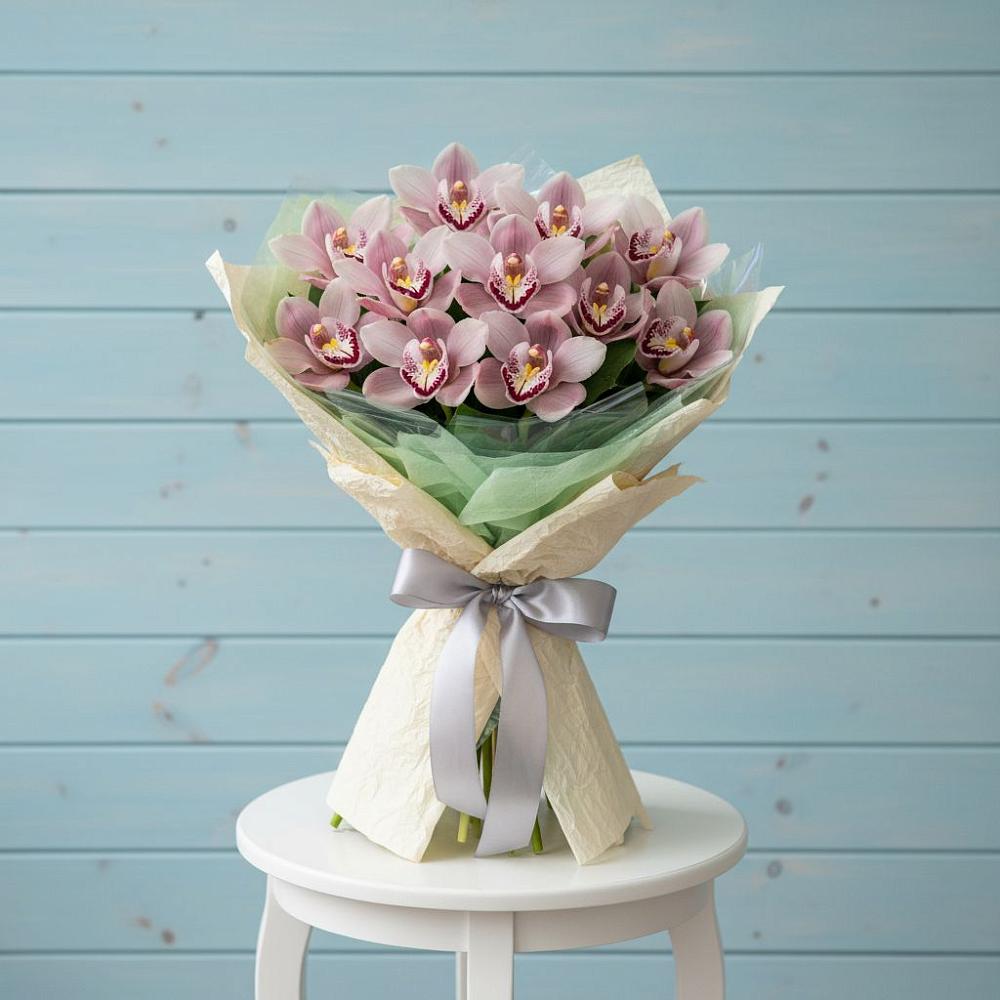 Букет цветов из: Орхидеи и Розы в Краснозоринском