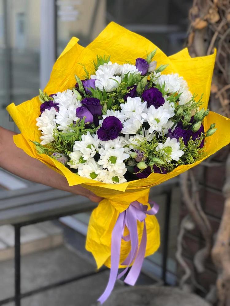 Букет цветов из: Ирисы, Хризантемы и Ромашки в Краснозоринском