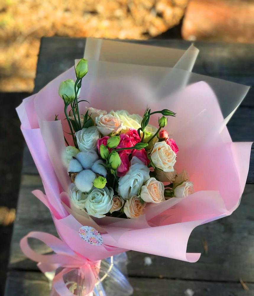 Букет цветов из: Розы и Лизиантусы в Краснозоринском