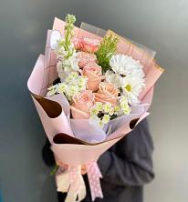 Букет цветов из:  Хризантемы и Розы в Краснозоринском