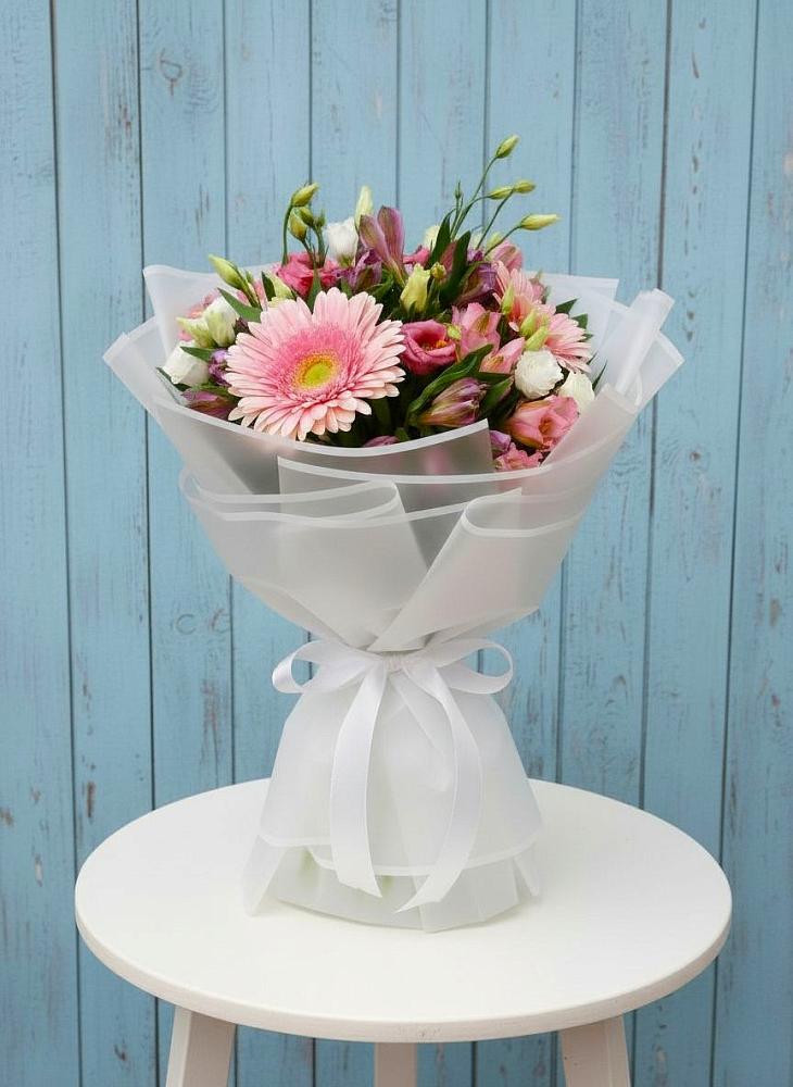 Букет цветов из: Герберы, Альстромерии и Лизиантусы в Краснозоринском