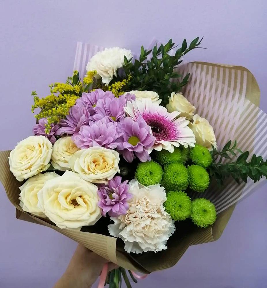 Букет цветов из: Хризантемы, Розы, Гвоздики и Герберы в Краснозоринском