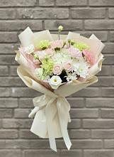 Букет цветов из:  Гвоздики, Розы, Лизиантусы и Хризантемы в Краснозоринском
