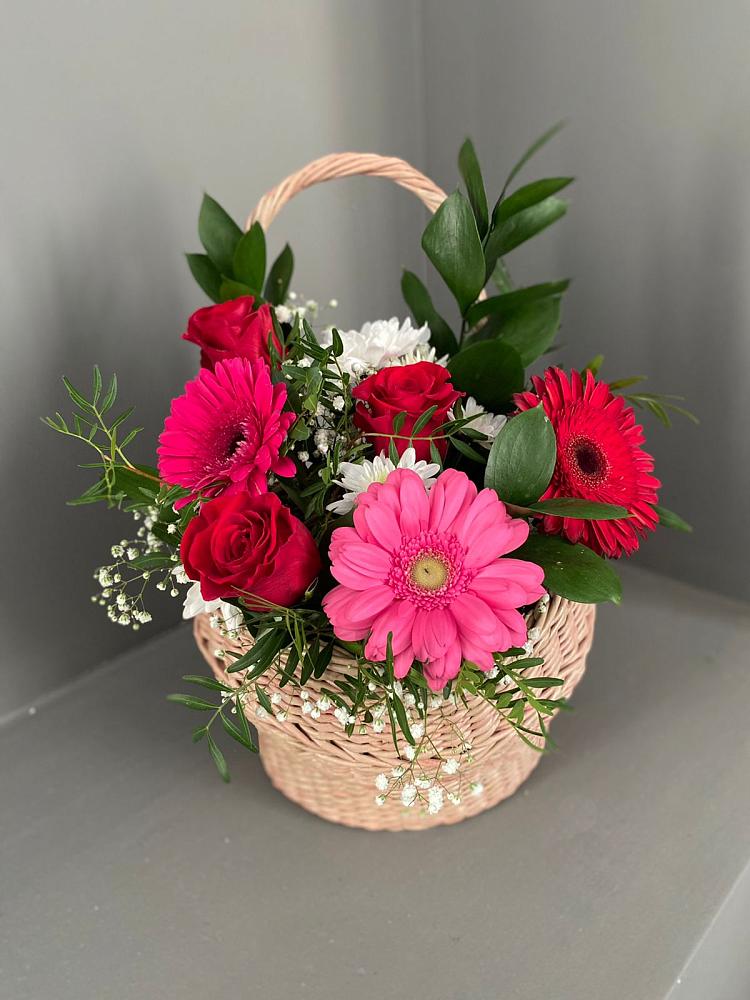 Цветочная композиция из Розы, Хризантемы и Герберы в корзине в Краснозоринском