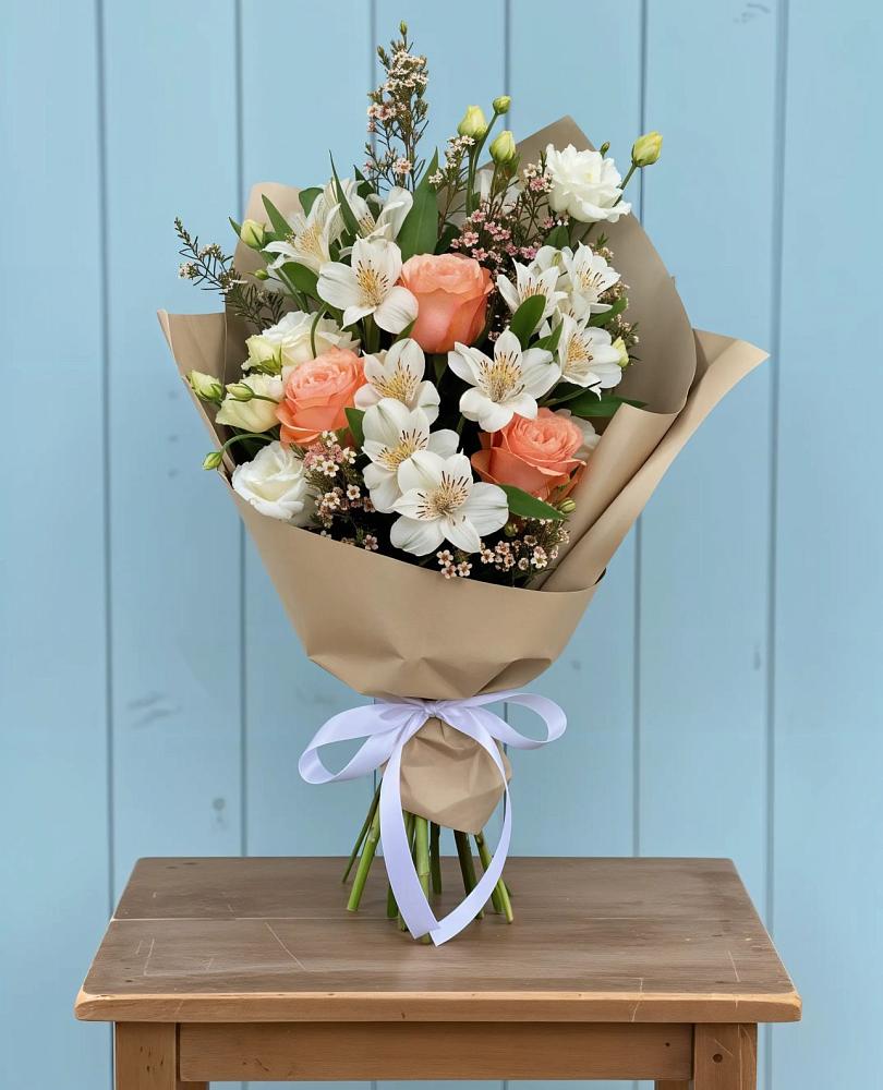 Букет цветов из: Альстромерии, Лизиантусы, Розы и Хризантемы в Краснозоринском