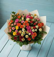 Букет Микс из разноцветных кустовых роз в Краснозоринском