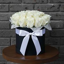 Цветочная композиция из Розы в шляпной коробке в Краснозоринском