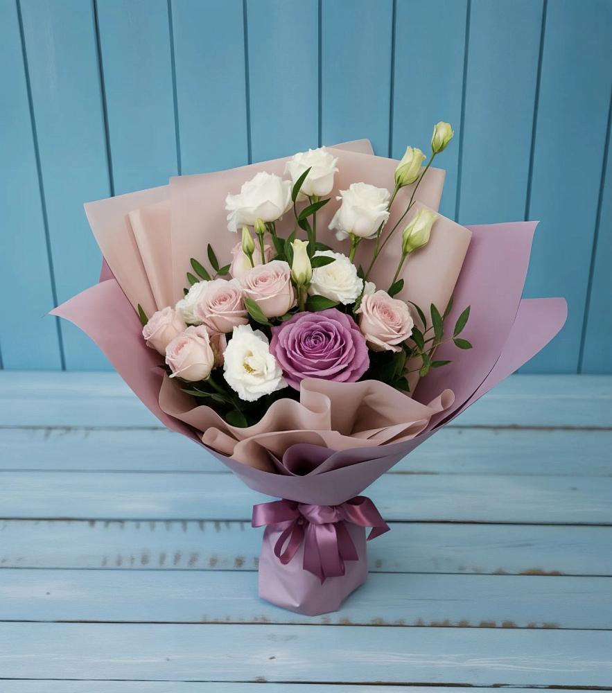 Букет цветов из: Розы и Лизиантусы в Краснозоринском